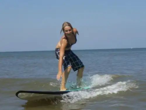 Surfer volgt les tijdens de Golfsurf Clinic